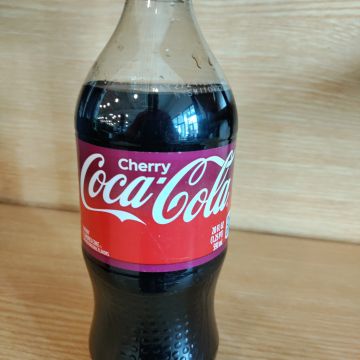 coca-cola cherry 20oz